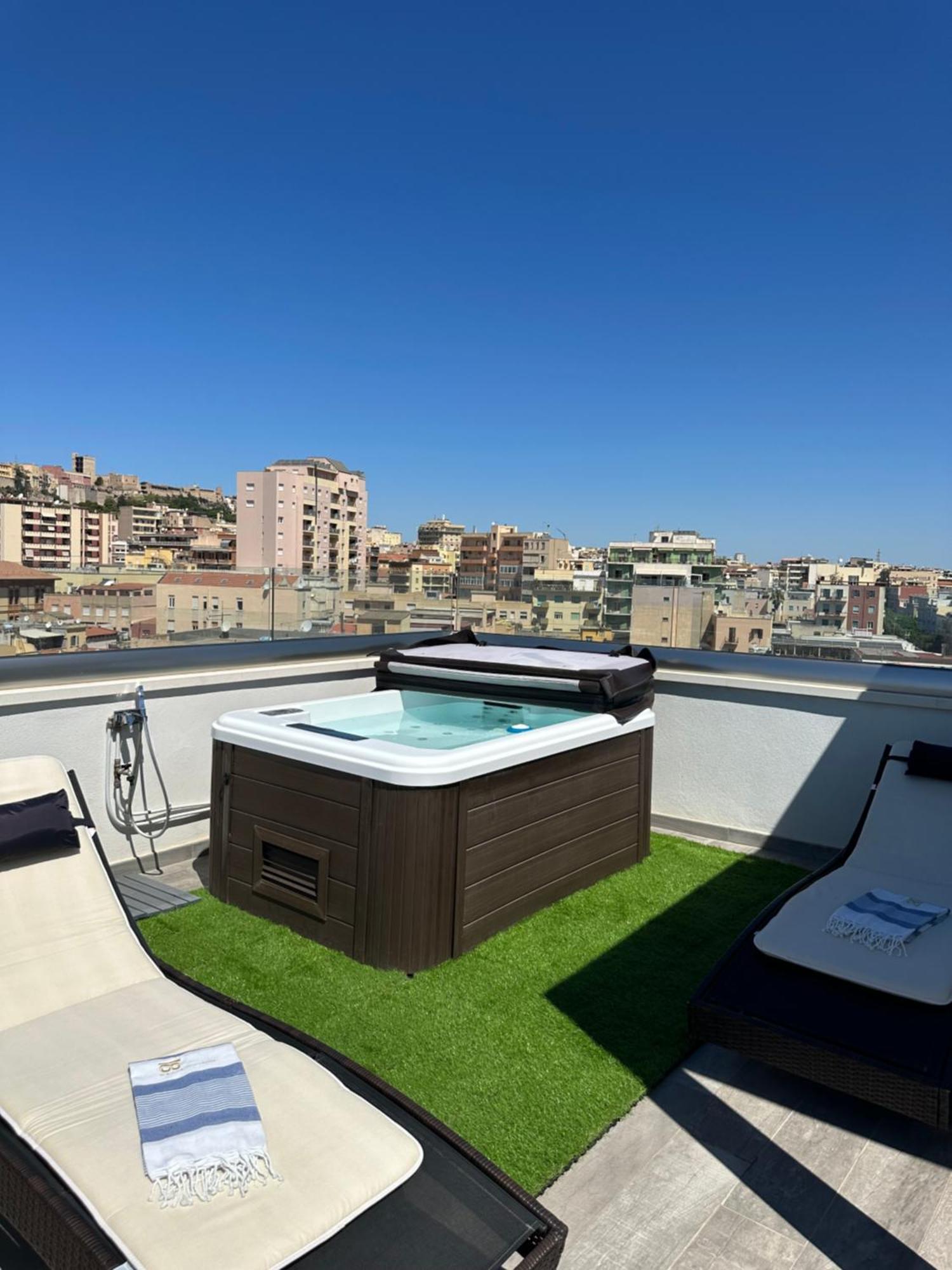 18 Dante Luxury Suites Cagliari Exteriör bild